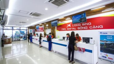 Travel agency in Long Xuyen providing flight tickets.